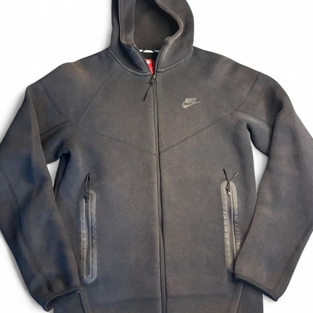 Nike Men's Grey and Black Hoodie
